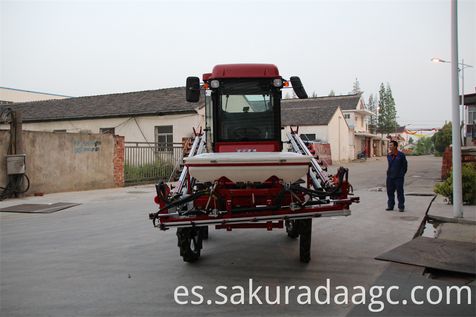 Self-propelled Boom Sprayer with Rice